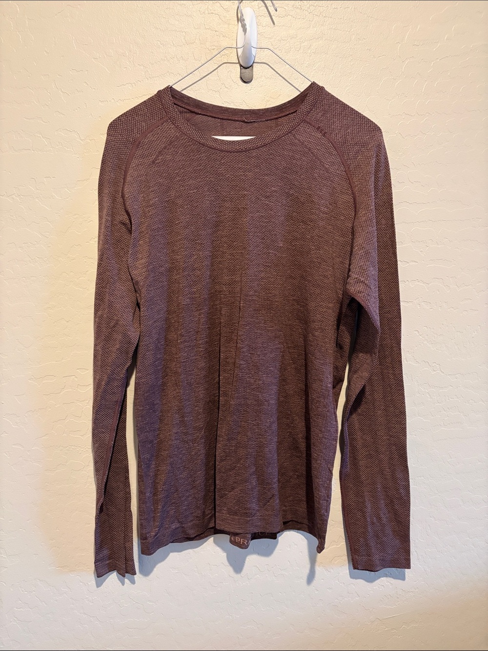 lululemon athletica Men's Long-Sleeve Crew in Mauve Plum